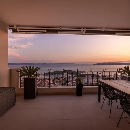New -150M2 Penthouse With Shared Pool - Villa Smaragd Makarska Exterior photo