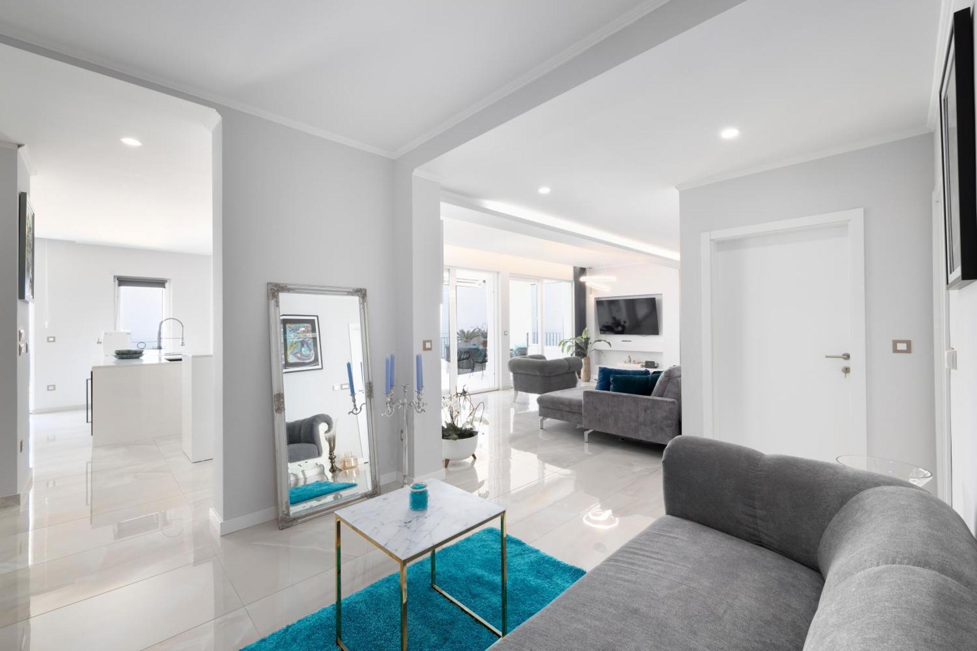 New -150m2 Penthouse With Shared Pool - Smaragd Makarska