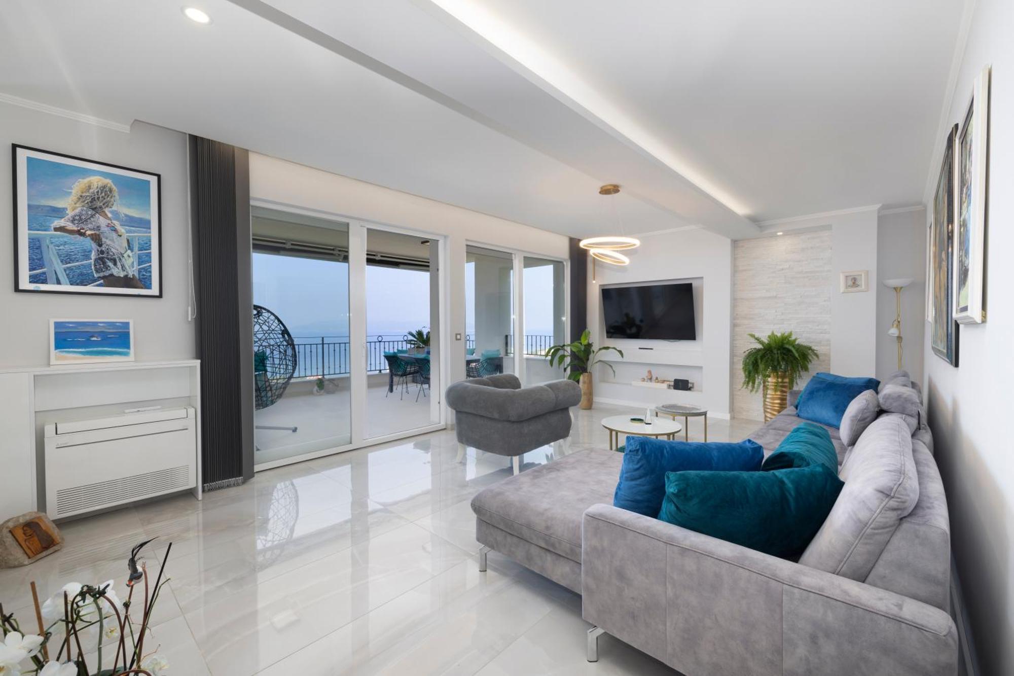 New -150m2 Penthouse With Shared Pool - Smaragd Apartment Makarska