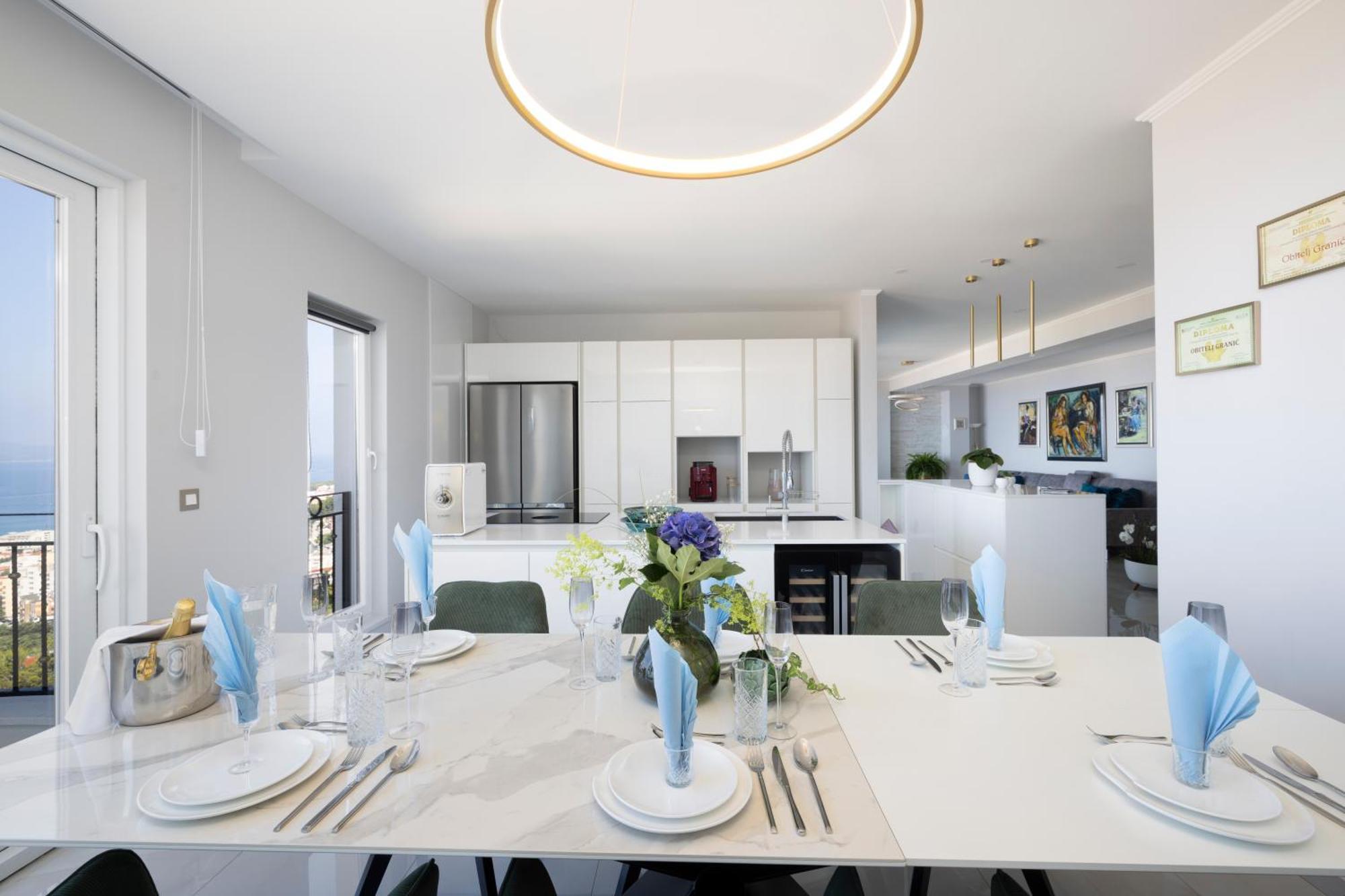 New -150m2 Penthouse With Shared Pool - Smaragd Apartment Makarska